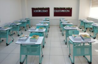 ÜCRETSİZ DERS KİTAPLARI, SIRALARDAKİ YERİNİ ALMAYA BAŞLADI