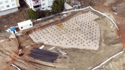 600 METREKÜP RADYE TEMEL BETONU DÖKÜLDÜ