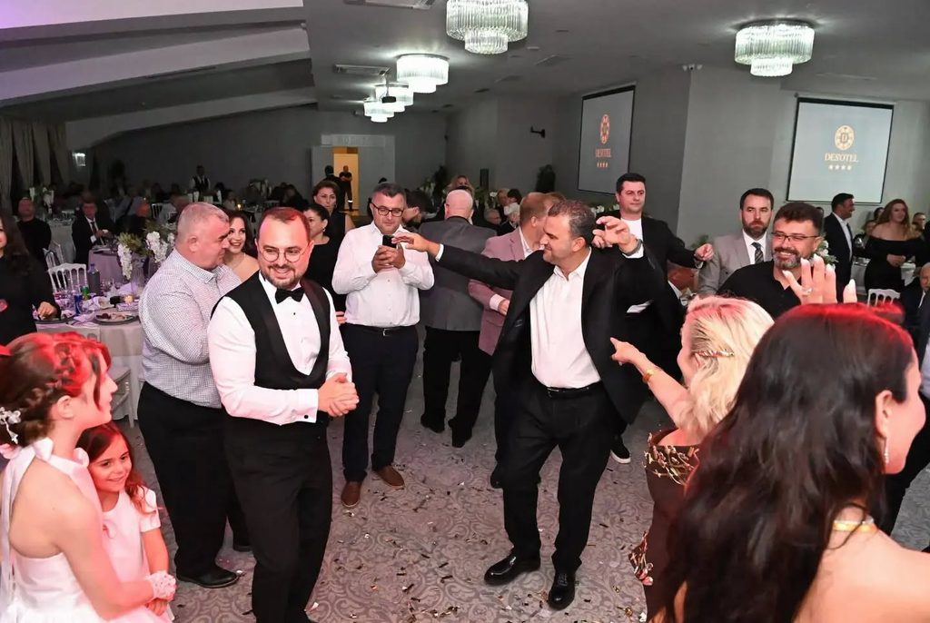 ERDİN ERAL İLE SİMAY ŞIK’IN MUTLU GÜNÜ