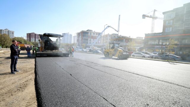 KARTALTEPE ÖNÜNDEKİ OTOPARKTA SICAK ASFALT ÇALIŞMALARI TAMAMLANDI