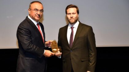 ÖĞR. GÖR. YARKIN ÇELİK DİJİTAL BAĞIMLILIK ÇAĞINDA BİREY VE AİLE KONFERANSINDA KONUŞTU