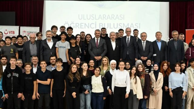 Prof. Dr. Mustafa Şentop, Edirne’de Uluslararası Öğrencilerle Buluştu
