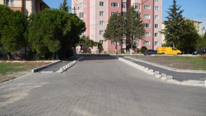  Yol Çalışmalarını İnceledi