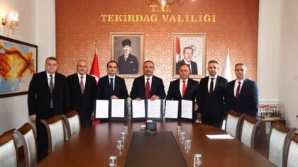 ÜNAL PEYNİRCİLİK’TEN TEKİRDAĞ SAĞLIĞINA 3 ARAÇLIK DESTEK