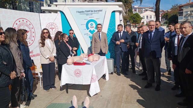 Tekirdağ Valiliği Önünde Şok Cihazının Kullanımı Uygulamalı Gösterildi