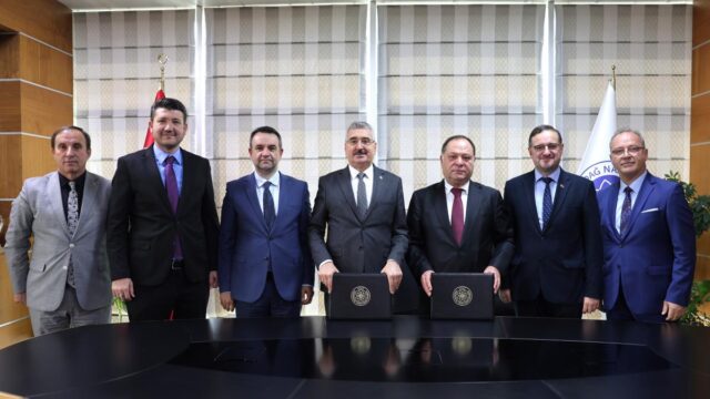 ÜNAL PEYNİRCİLİKTEN TEKİRDAĞ NAMIK KEMAL ÜNİVERSİTESİNE DİYALİZ SERVİS ARACI HİBESİ