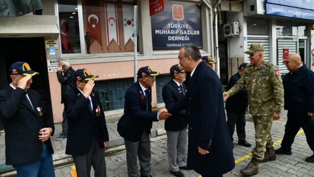 Vali Soytürk ve Kolordu Komutanı Alâ’dan Muharip Gaziler Derneğine Ziyaret