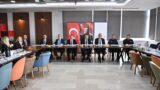 Vali Vekili Çek Kahvaltıda Muhtarlarla Bir Araya Geldi