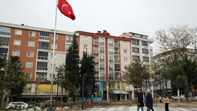 VELİKÖY HÜRRİYET MEYDANI’NDA ÇALIŞMALAR DEVAM EDİYOR